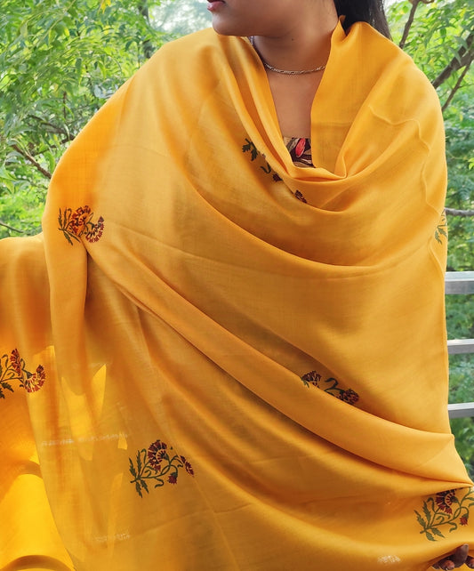 Handblock yellow shawl